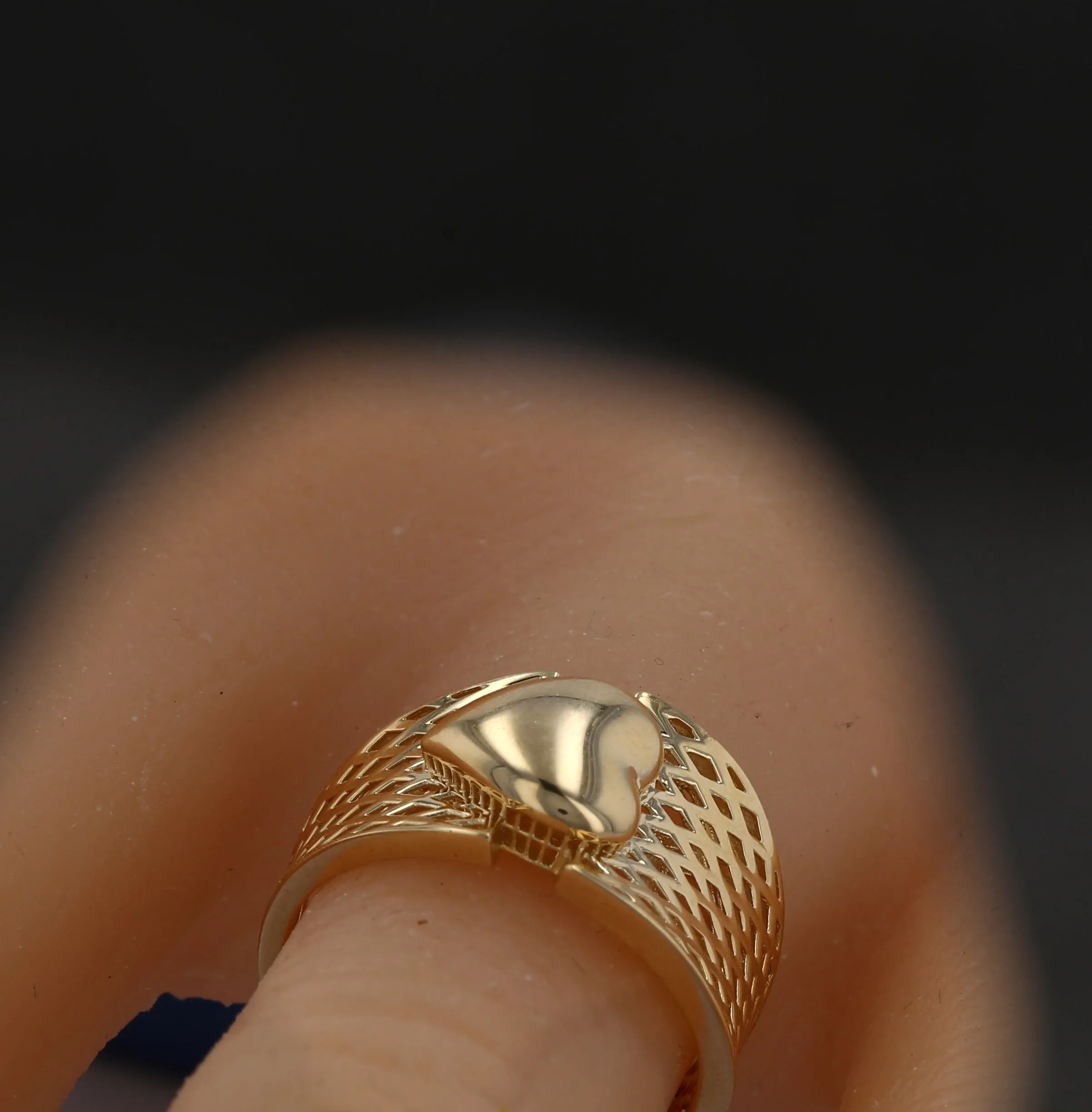 14K Yellow gold heart filigrana ring