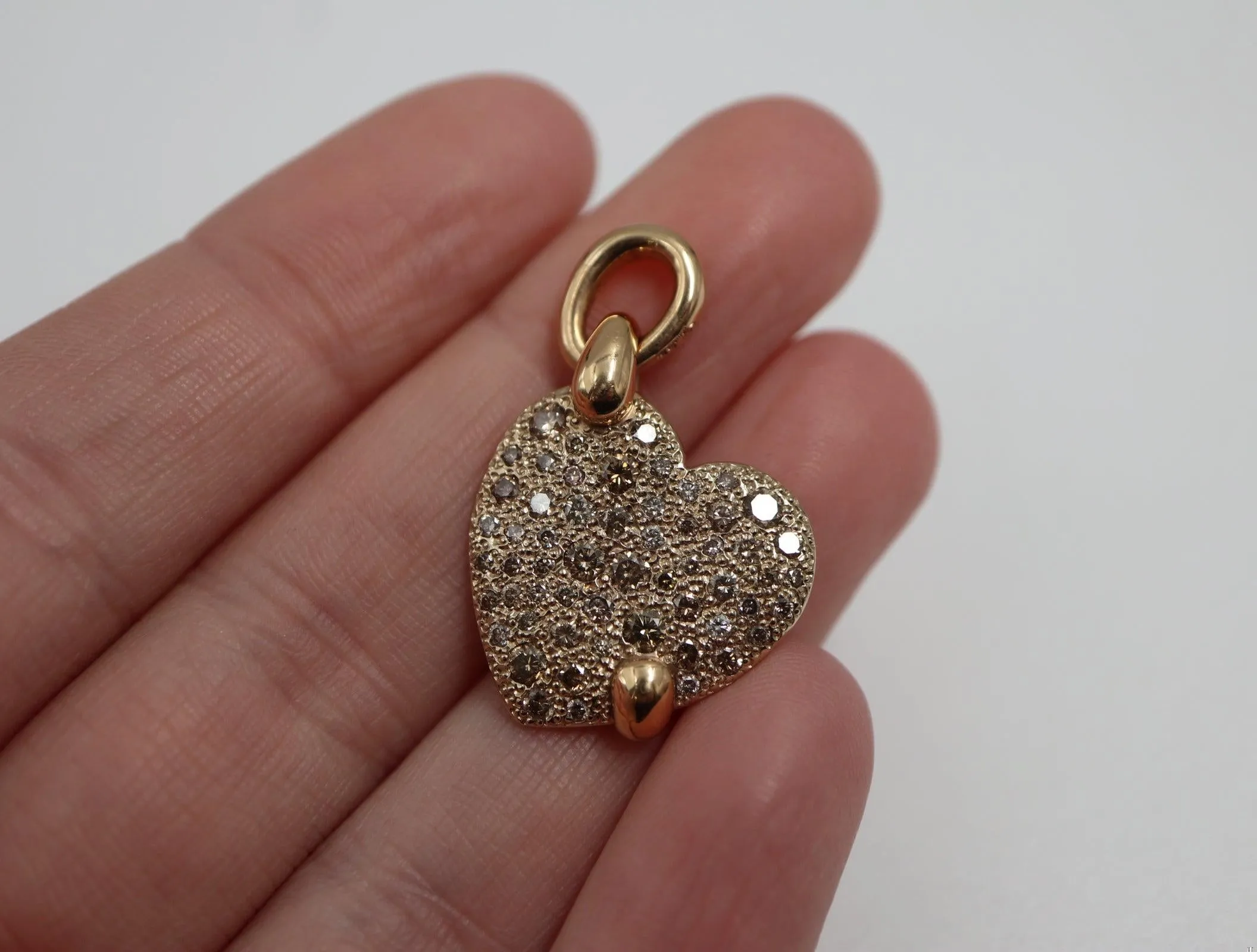 18KY-1.40xtw Pomellato Sabbia  Heart Pave Pendant