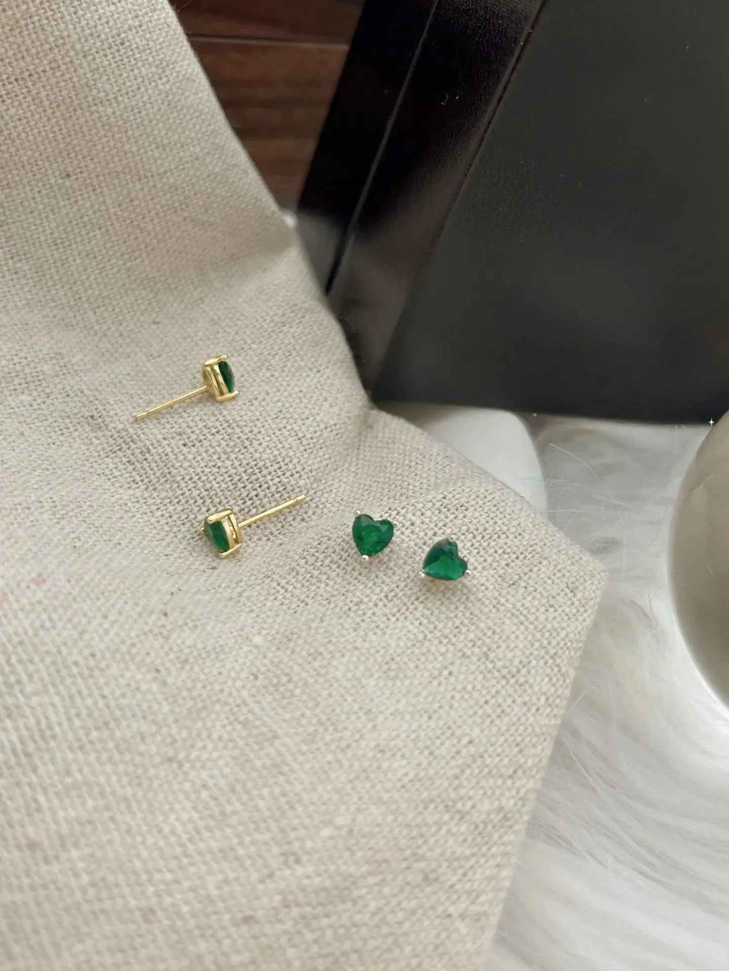 925 Sterling Silver Stud Earrings Charm Jewelry - Green Zircon Heart-shaped - Xm381