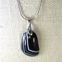 Black & White Agate Designer Cut Gemstone Pendant Necklace