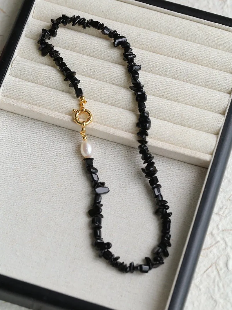 Brilliant Black Agate Crushed Stone and Pearl Necklace