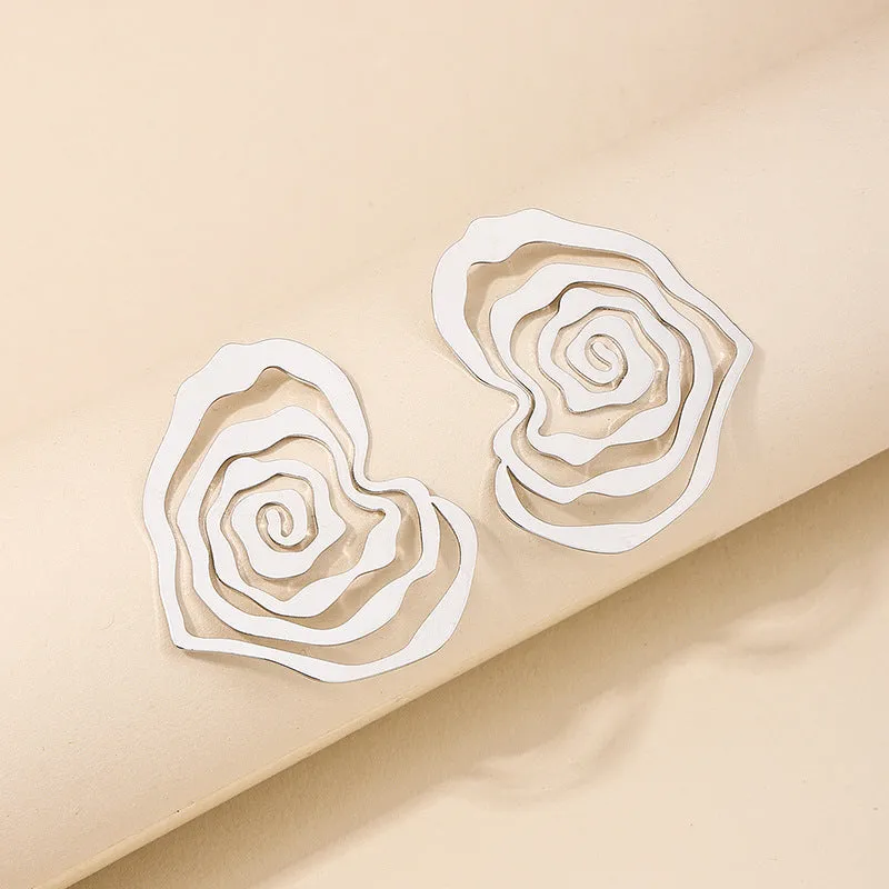 Extravagant European and American Rose Hollow Heart Earrings - Vienna Verve Collection