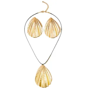 Extravagant Shell Earrings and Necklace Set for Stylish Women - European and American Fashion Statement