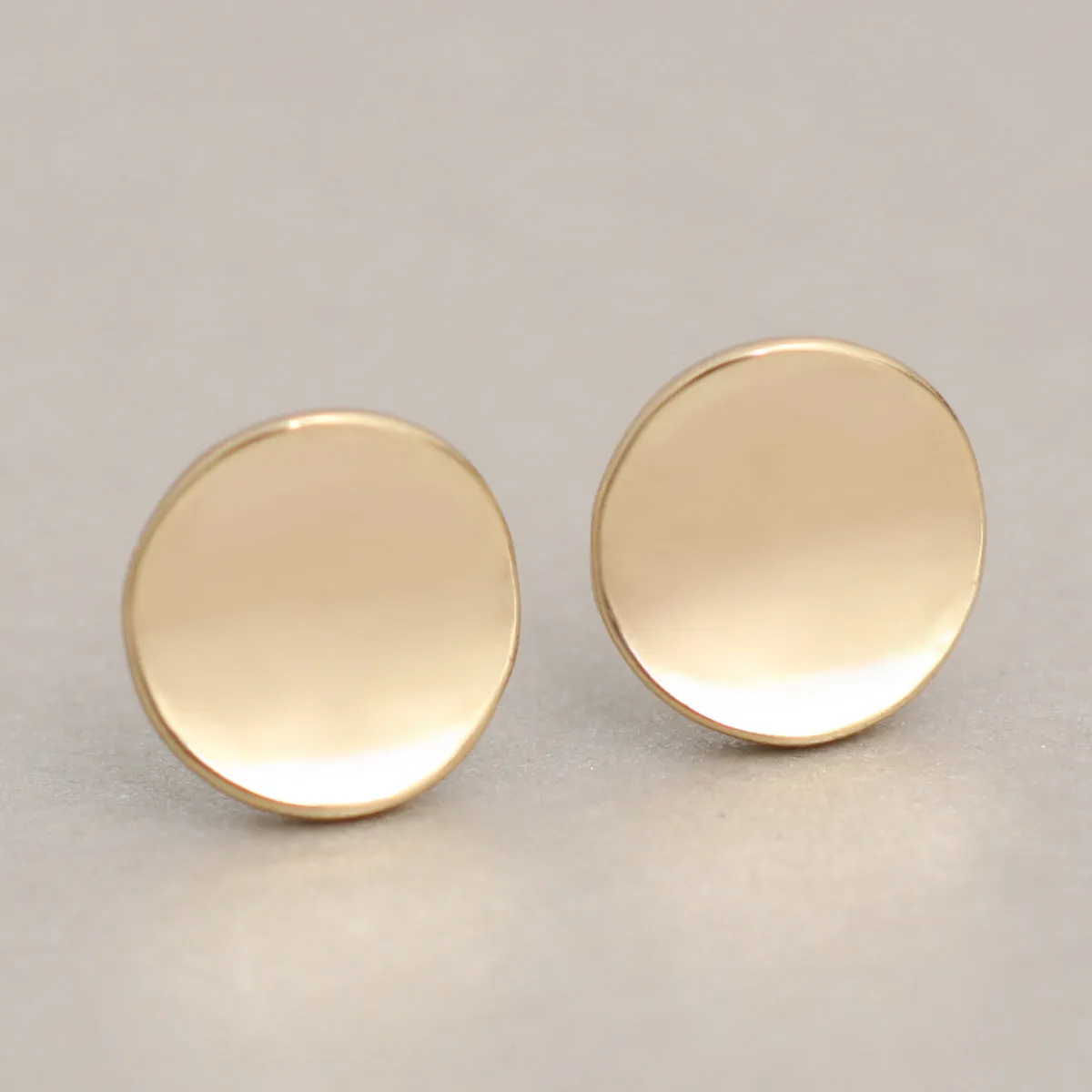 Fashion Glossy Round Stud Temperament Simple Art Earrings