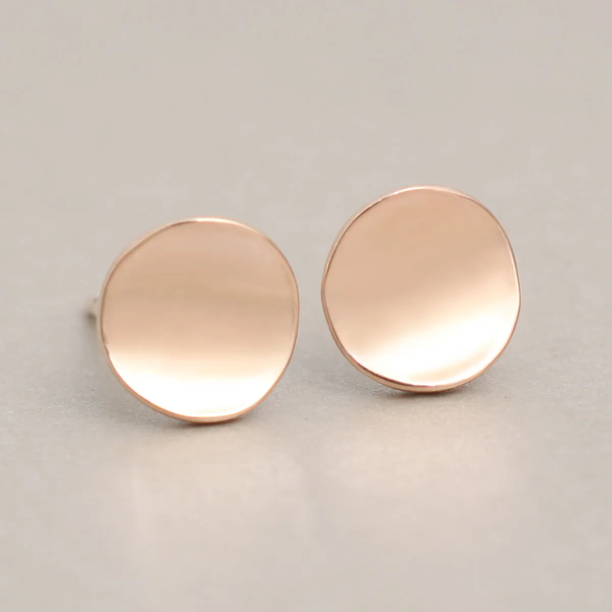 Fashion Glossy Round Stud Temperament Simple Art Earrings