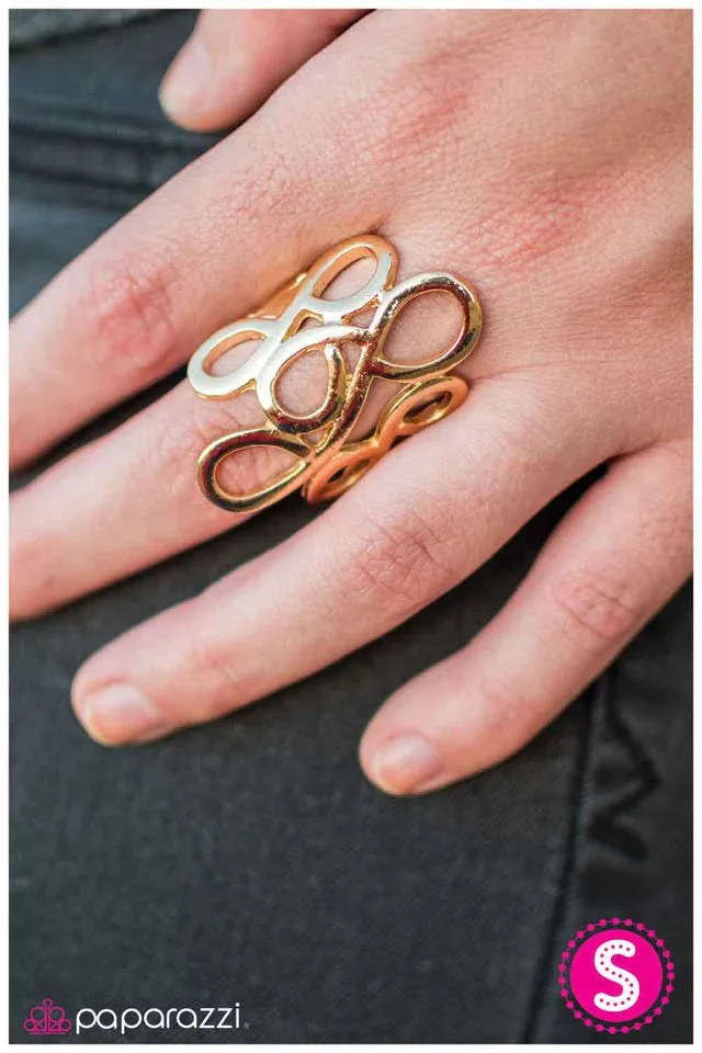 Paparazzi Ring ~ Twist of Fate - Gold