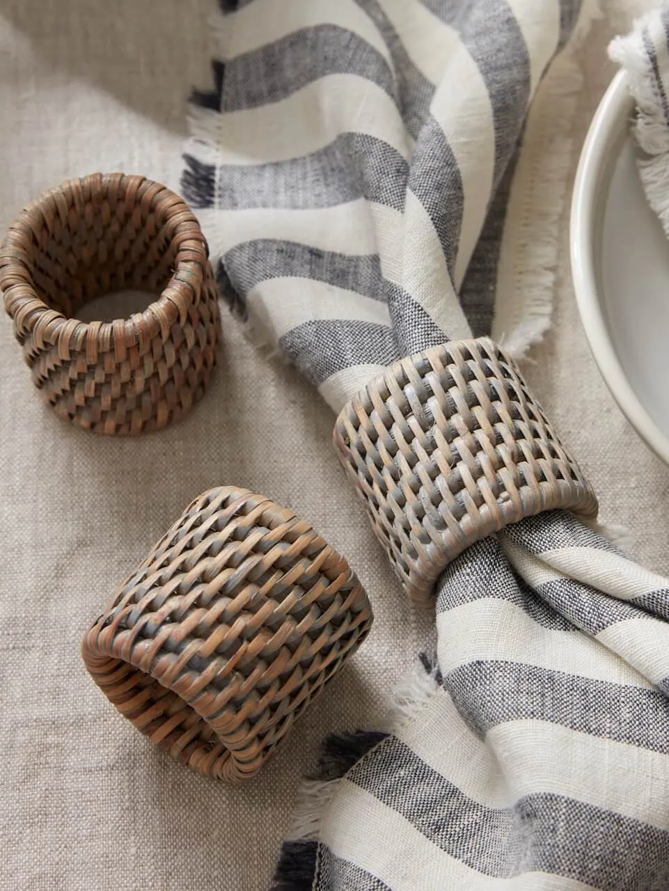 Set of 6 Rattan Napkin Rings Grey