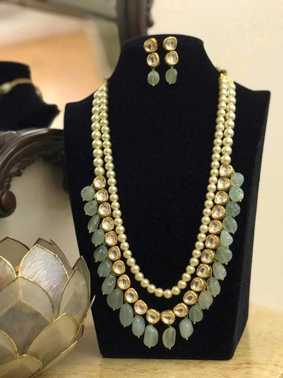 Simple Moti Kundan Line Set