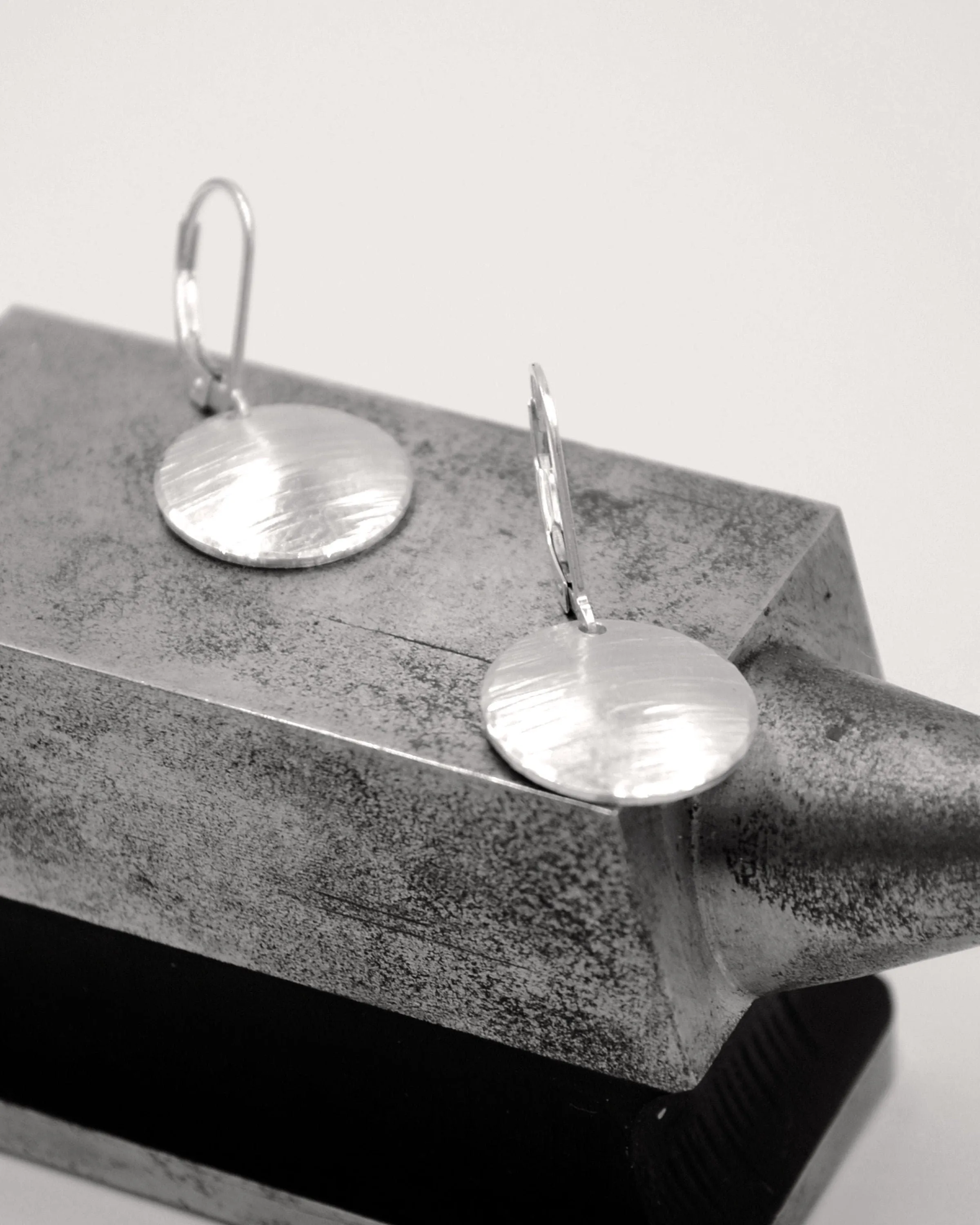 Simple silver textured disc rustic earrings, sterling silver understated earrings